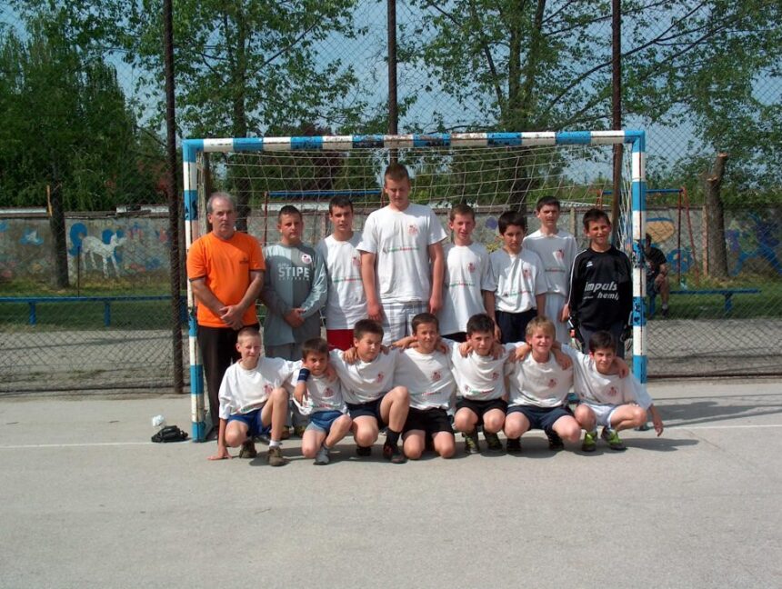934883_654588761223029_1258798177_n Održan fudbalski turnir ,,Kup Libertatea“ za školarce