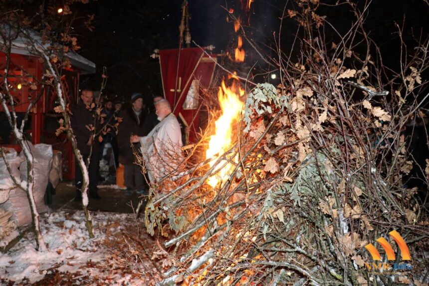 Loženje badnjaka u Jaši Tomiću
