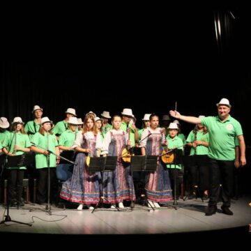 Koncert ruskog dečijeg duvačkog orkestra ,,Mladi Balakirjevci“ u Sečnju