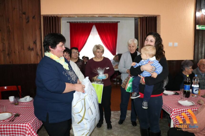 Daruju bebe i monahe