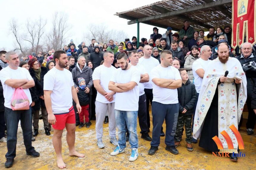 BOGOJAVLJENSKO PLIVANJE ZA ČASNI KRST U SEČNJU