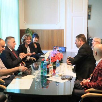 Dogovoreno bratimljenje Drvara i Sečnja
