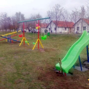 Otvoreno igralište na Utrinama