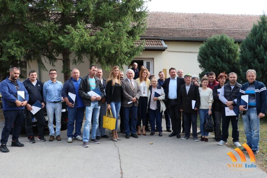 Izbeglice_01 Svečano uručeni ugovori o dodeli pomoći izbeglicama