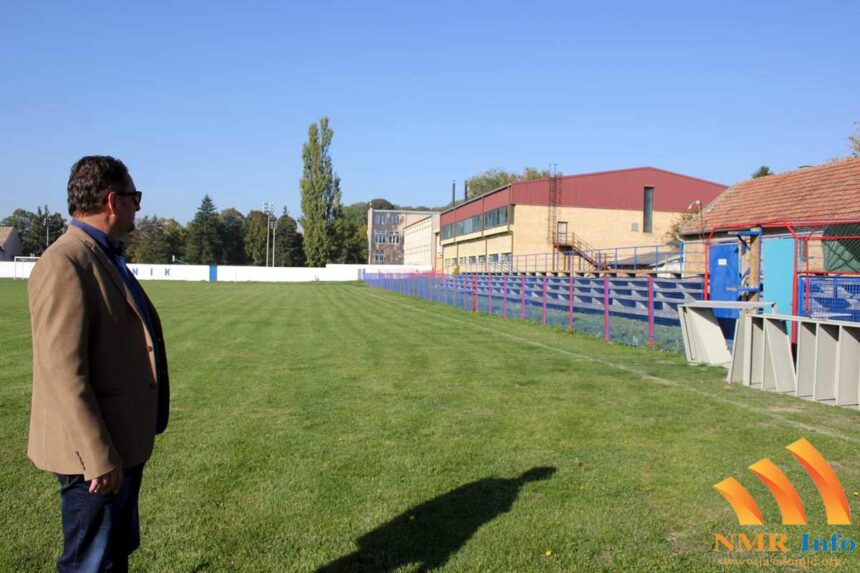 Rađenović obišao radove na rekonstrukciji stadiona u Krajišniku