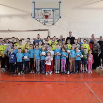 Državni sekretar u Ministarstvu sporta Marko Kešelj posetio rukometni klub Hercegovina