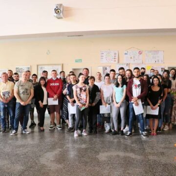 Srednja škola „Vuk Karadžić“ ispratila  svoje maturante