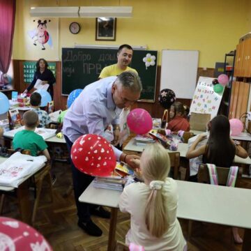 Nebojša Meljanac: Obezbedili smo i udžbenike za đake prvake
