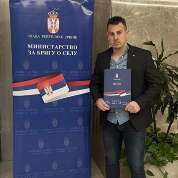 Opštini Sečanj od Ministarstva za brigu o selu minibus za prevoz lokalnog stanovništva