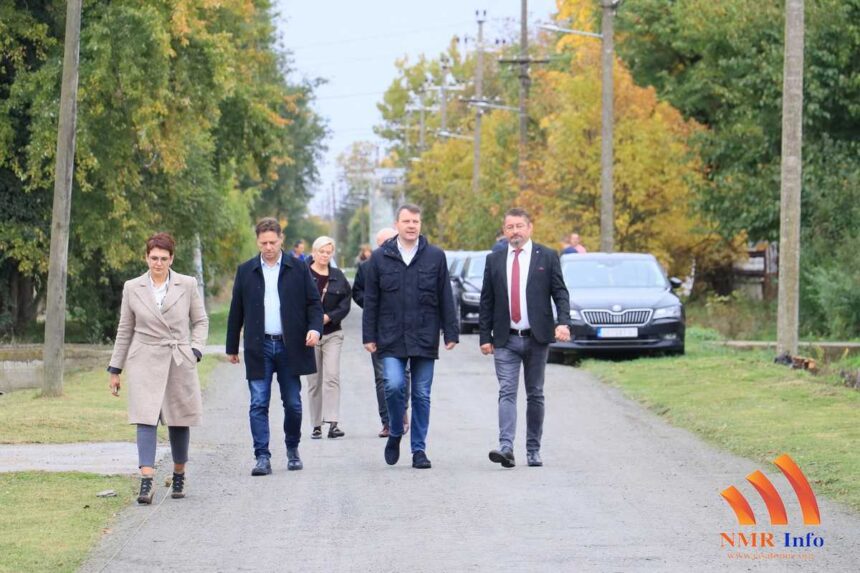 Mirovic_u_Boki_01 Mirović obišao radove na rekonstrukciji puteva u Boki