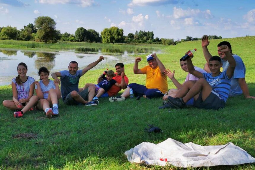 Neuzina_00 Neuzinci očistili obalu Tamiša