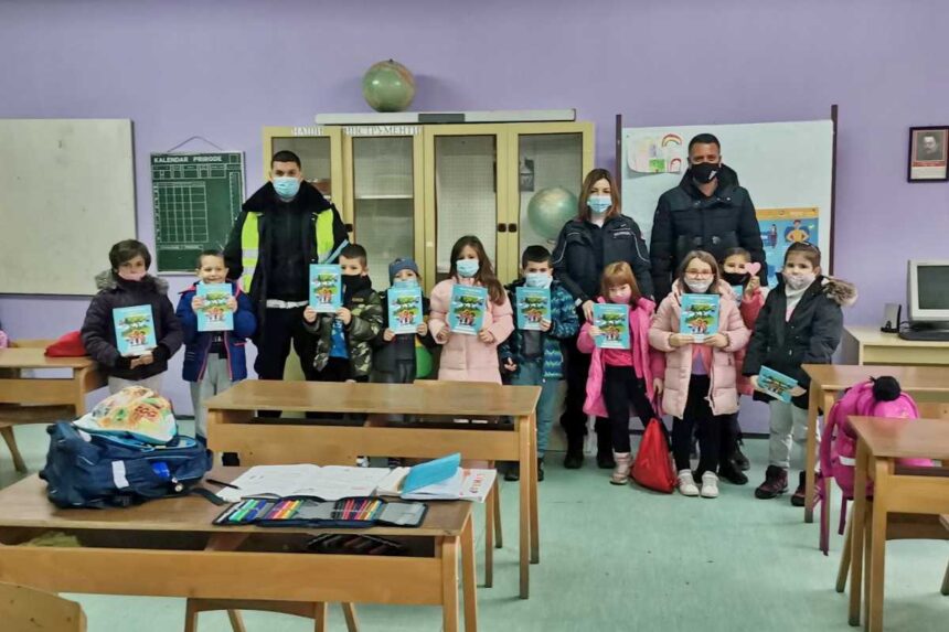 Knjiga “Pažljivko” za đake prvake