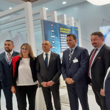 Radjenovic_1 Rađenović sa delegacijom AP Vojvodine na sajmu u Minhenu