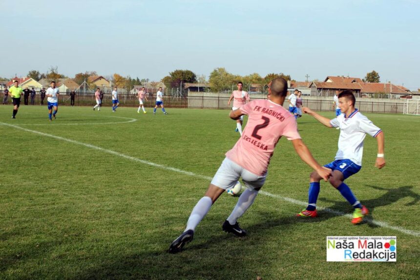 Sudija nesebičan u deljenju kartona svih boja