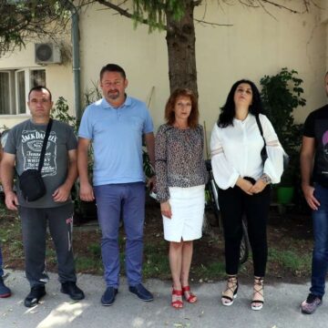 Samozaposljavanje_01 Rađenović potpisao ugovore sa korisnicima subvencija za samozapošljavanje