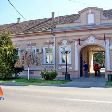JAVNI OGLAS ZA OTUĐENJE GRAĐEVINSKOG ZEMLJIŠTA IZ JAVNE SVOJINE OPŠTINE SEČANJ METODOM JAVNOG NADMETANJA