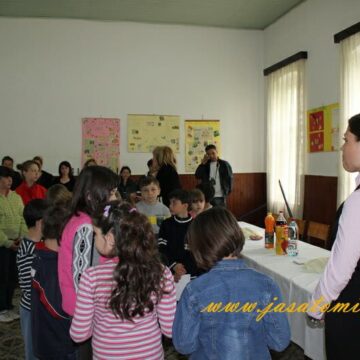 Računari za škole u Boki i Neuzini