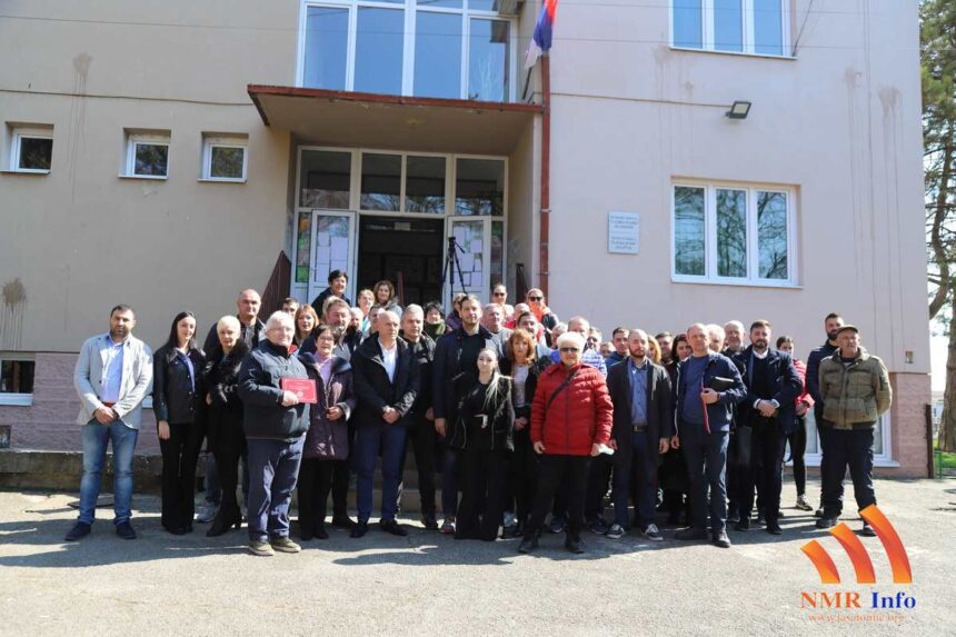 Ministar Vanja Udovičić posetio osnovnu školu „Slavko Rodić“ u Krajišniku