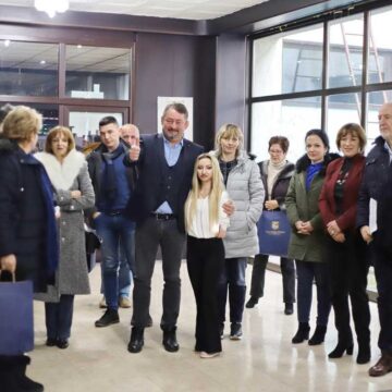 Otvorena izložba slika Violete Todorov u Sečnju