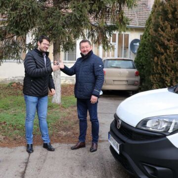 Vozilo-za-centar-za-socijalni-rad-2 Novo vozilo za Centar za socijalni rad