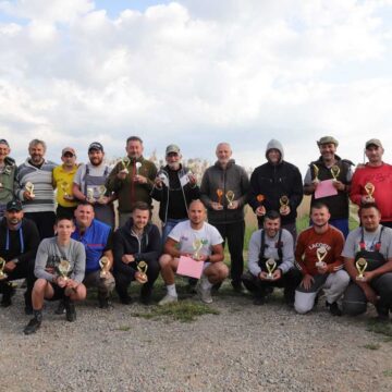 EKIPNO TAKMIČENJE U LOVU ŠARANA I AMURA U KRAJIŠNIKU