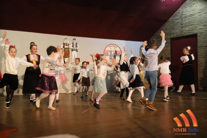 Folklorom na Božić