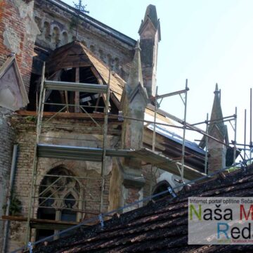 Rekonstrukcije dela krova na katoličkoj crkvi