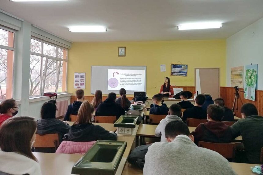 Predavanje  o prevenciji digitalnog nasilja  održano u SŠ „Vuk Karadžić“