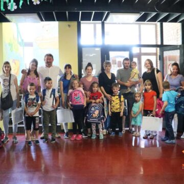 djaci_prvaci_01 Poklon paketi za đake prvake