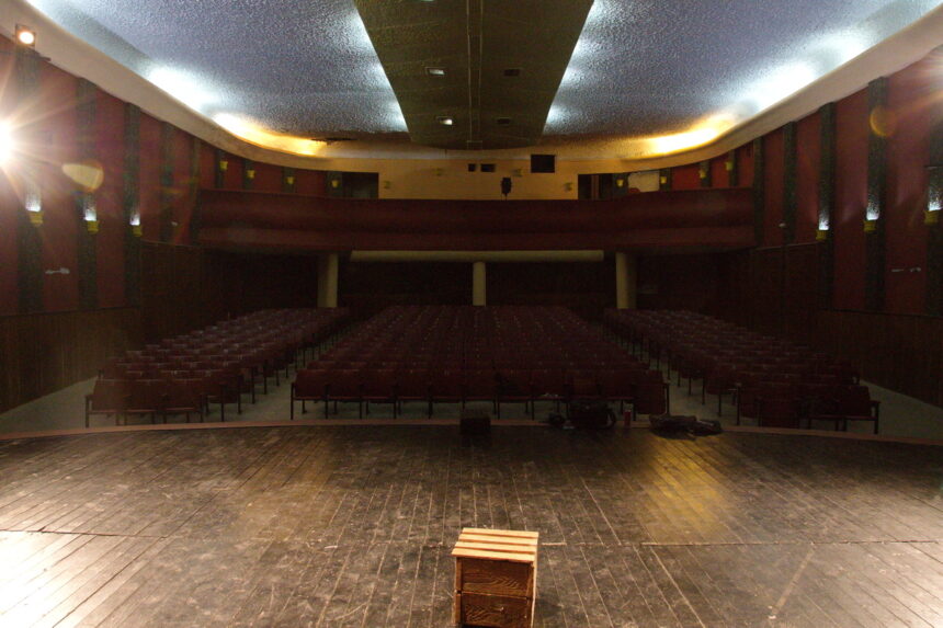 djeksa U NOVU SEZONU SA NOVOM PREDSTAVOM