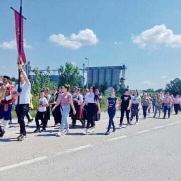 Duhovska litija u Sečnju