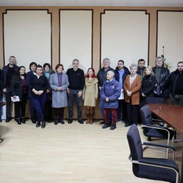 Predsednik Meljanac uručio Ugovore građanima za sufinansiranje energetske sanacije porodičnih kuća i stanova