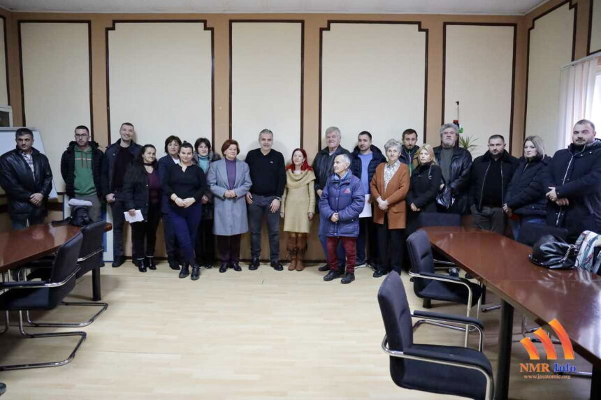 Optimized by JPEGmini 3.15.0.81154240 0x9e22c54e Predsednik Meljanac uručio Ugovore građanima za sufinansiranje energetske sanacije porodičnih kuća i stanova