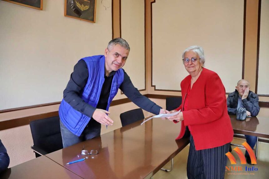 energetska_efikasnost_ugovori_secanj_01 Predsednik Meljanac uručio ugovore korisnicima za sprovođenje energetske sanacije porodičnih kuća