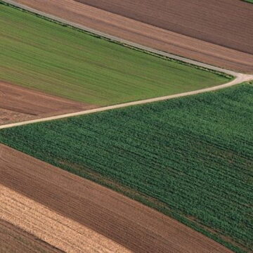 JAVNI POZIV ZA DOKAZIVANJE PRAVA PREČEG ZAKUPA POLJOPRIVREDNOG ZEMLJIŠTA U DRŽAVNOJ SVOJINI NA TERITORIJI OPŠTINE SEČANJ ZA 2024. GODINU
