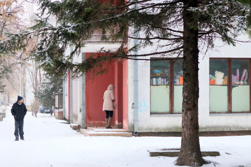 Opljačkali kinesku prodavnicu i pretukli vlasnika