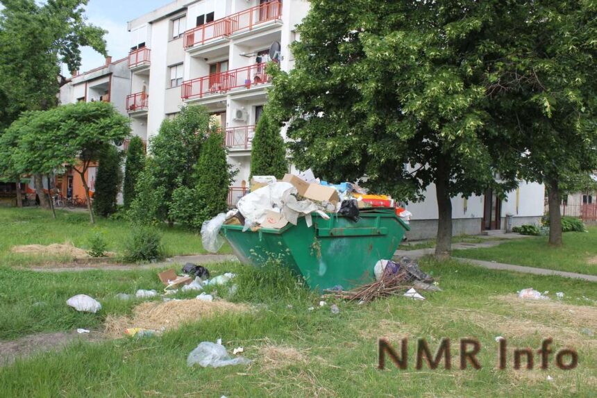 Kontejneri puni tri nedelje