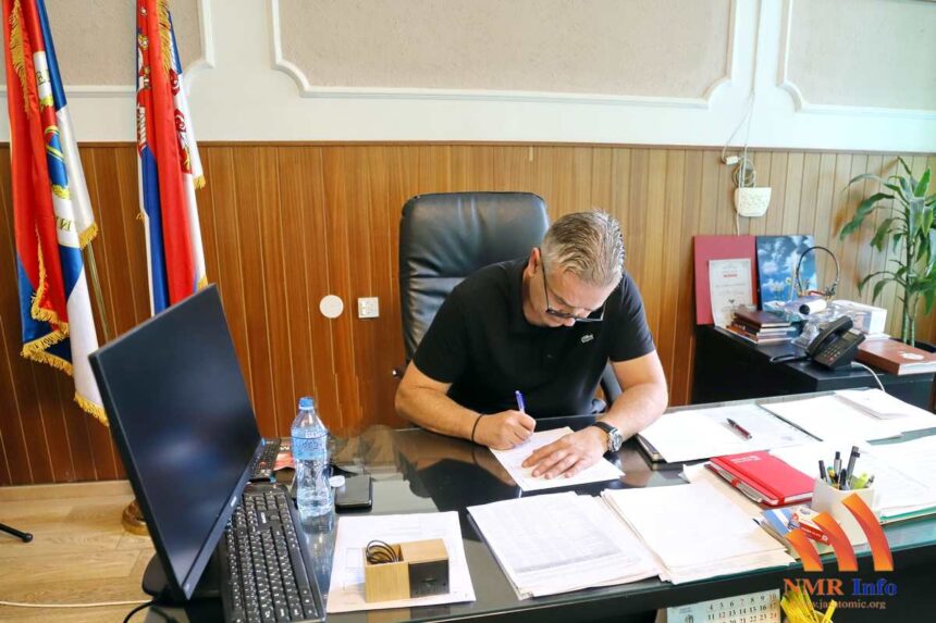 meljanac_-nebojsa Predsednik Meljanac potpisao ugovore za kupovinu seoskih kuća