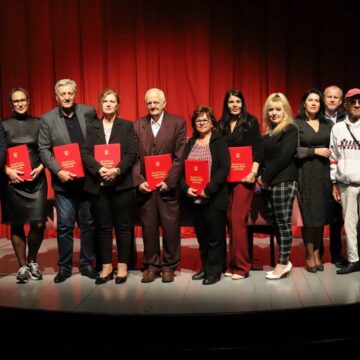 nagrada_opstine_secanj_01 Predsednik Meljanac uručio nagrade zaslužnim građanima opštine Sečanj