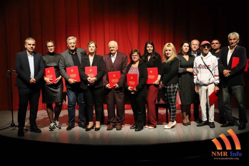 Predsednik Meljanac uručio nagrade zaslužnim građanima opštine Sečanj