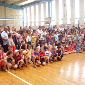 Odbojkaška reprezentacija SCG u poseti Jaša Tomiću