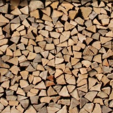 ogrev JAVNI POZIV ZA PODNOŠENJE PRIJAVA ZA DODELU POMOĆI U VIDU OGREVA ZA SOCIJALNO UGROŽENE PORODICE IZBEGLICA I INTERNO RASELJENIH LICA NA TERITORIJI OPŠTINE SEČANJ