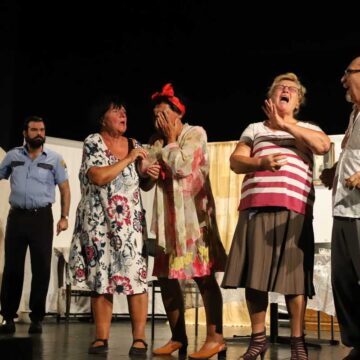 Oporuka u jašatomićkom pozorištu