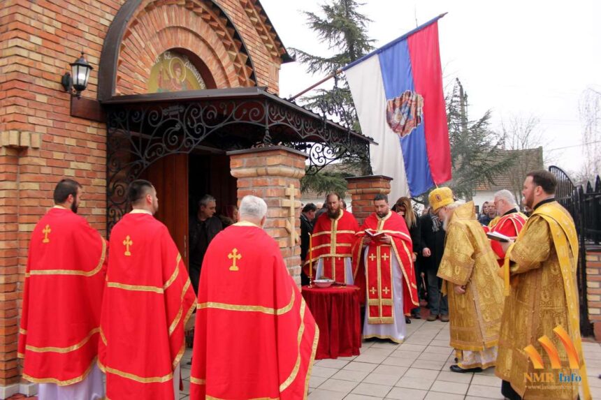 Vladika Nikanor osveštao zvona i freskopis u crkvi Sveti Dimitrije u Sečnju