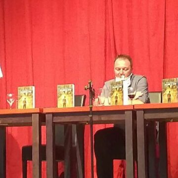 Održana je promocija knjige „Maslina i tama“ autora Željka Vujadinovića