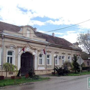 Bespovratna pomoć za roditelje sa troje dece