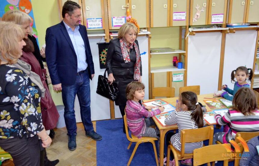 Ministarka u Sečnju: Prve jaslice u dva naselja