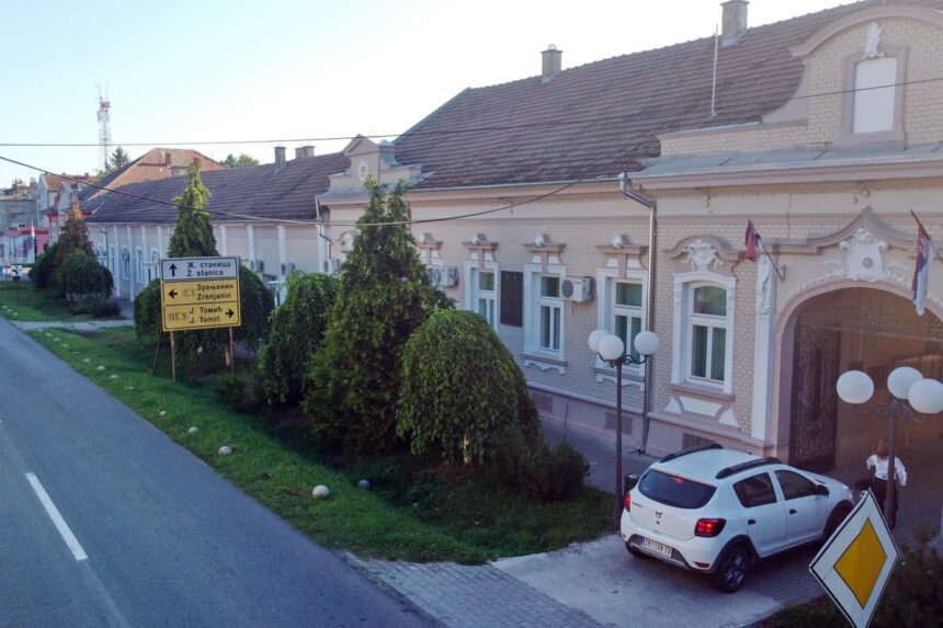 DCIM100MEDIADJI_0511.JPG Opština Sečanj regresira troškove smeštaja i prevoza za učenike