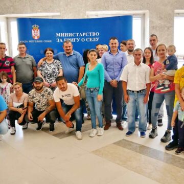 Još 13 porodica dobilo sredstva za kupovinu seoskih kuća
