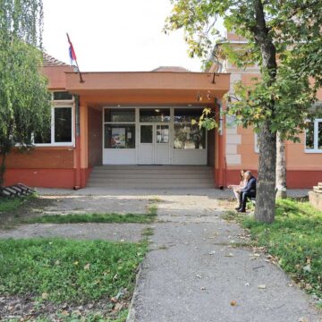 Opremanje škole informatičkom opremom u Sutjesci